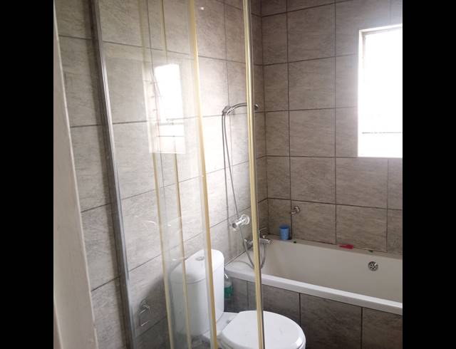 3 BEDROOM APARTMENT FOR SALE IN BOKSBURG CENTRAL